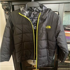 North Face puffer jacket-reversible! Like new size boy’s medium 10/12